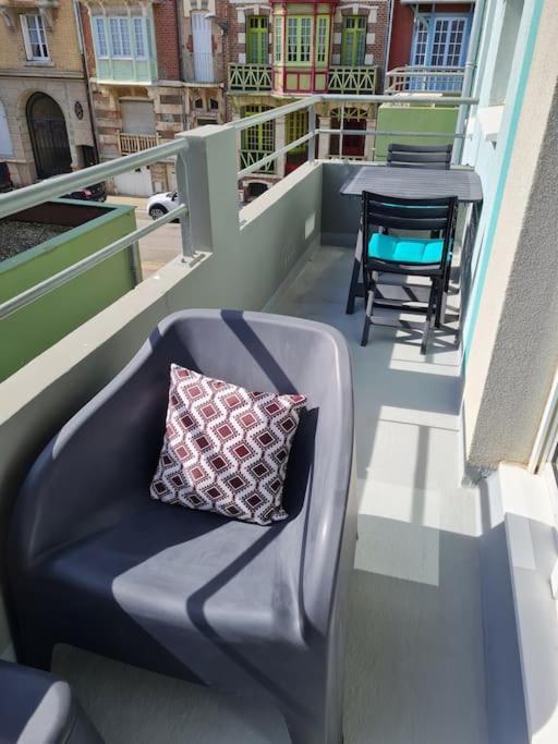 Trimaran Studio 10 Metres De La Plage Avec Balcon/Terrasse メール・レ・バン エクステリア 写真